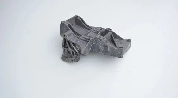 Audi A6 S6 C5 4B Engine mounting bracket 058260885
