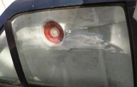 Peugeot 306 Rear door window glass 