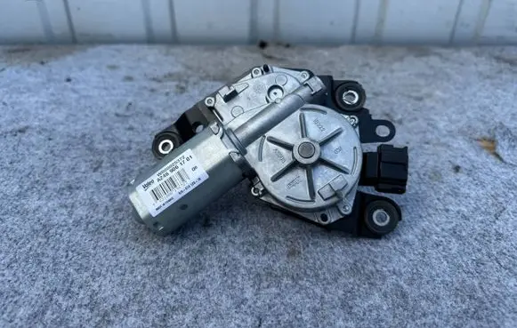 Mercedes-Benz B W246 W242 Rear window wiper motor W000025372 A2469061701
