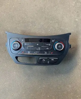Ford Kuga II Climate control unit GJ5T18C612DG