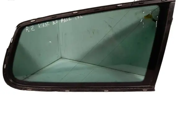Volkswagen PASSAT B7 Rear side window 43R000264 E000251