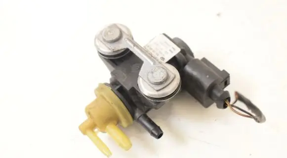 Skoda Superb B6 (3T) Turbo solenoid valve 03L131051