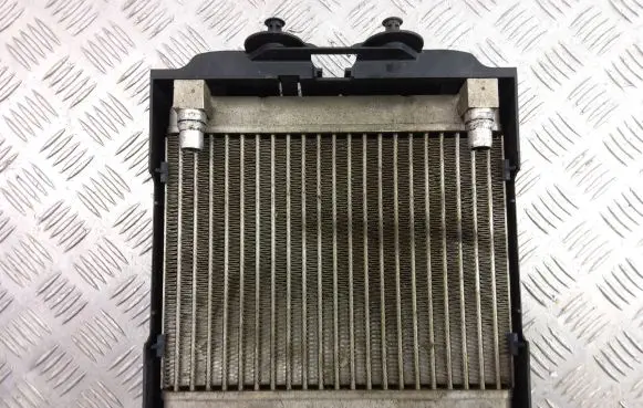BMW 5 F10 F11 Engine oil radiator 7572542