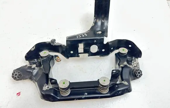 Audi A7 S7 4G Pneumatic air compressor holding bracket 