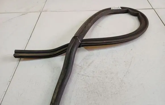 Peugeot 407 Rubber seal rear door 