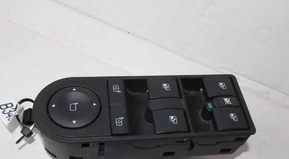 Opel Zafira B Electric window control switch 13228699