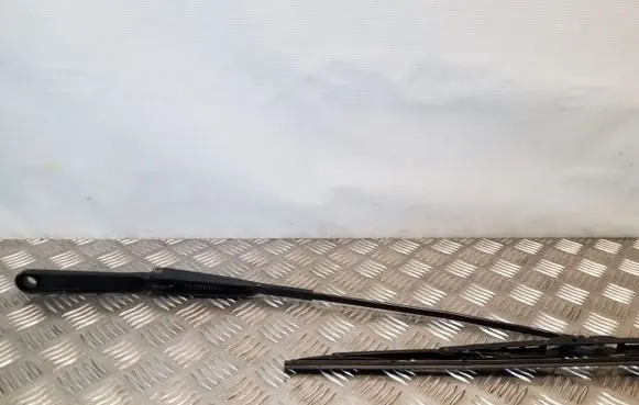 Opel Vivaro Front wiper blade arm 7700311585 91165493