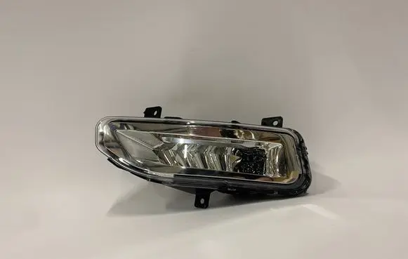 Nissan Leaf II (ZE1) Front fog light 90102546 261558996C
