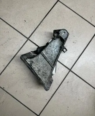 BMW 5 E39 Engine mounting bracket 1092974 2211