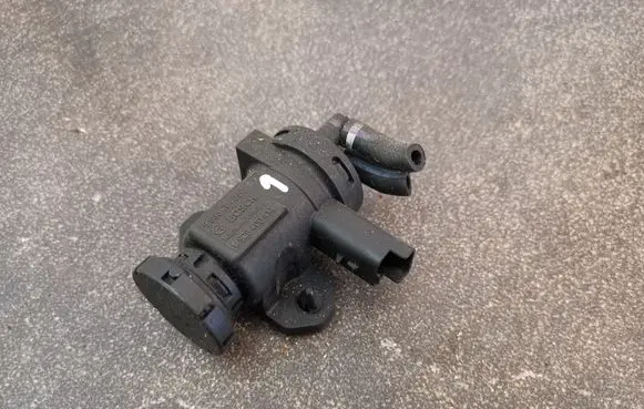 Citroen C5 Turbo solenoid valve 9635704380