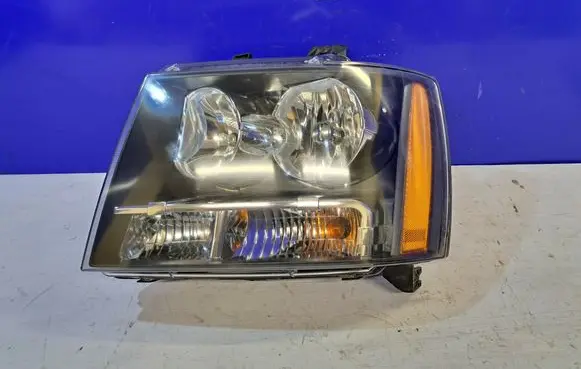 Chevrolet Tahoe Headlight/headlamp 15882877