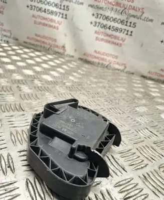 Volkswagen Touran I Headlight/headlamp dust cover 1305239234