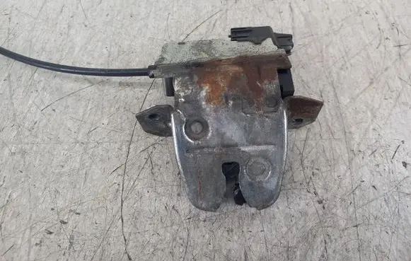 Mercedes-Benz C W203 Tailgate lock latch A2037400135