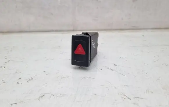 Volkswagen PASSAT B5.5 Hazard light switch 3B0953235D