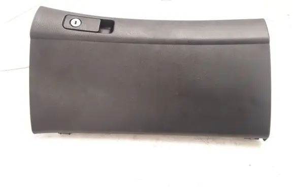 Glove box