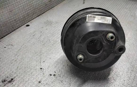 Audi A8 S8 D2 4D Brake booster