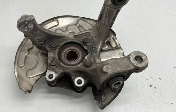 Ford Explorer VI Rear wheel hub LB5C5B759AC LB5C5B758
