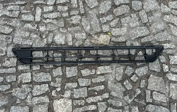 Subaru Crosstrek II Front bumper lower grill 57731FN420