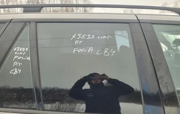 BMW X5 E53 Sliding door window/glass 