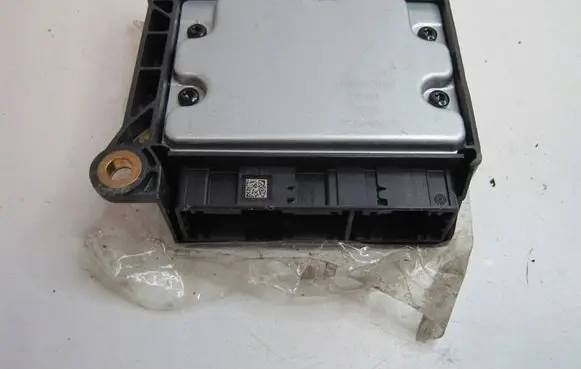 Peugeot Partner III Bonnet Pedestrian Airbag Actuator 9839618480