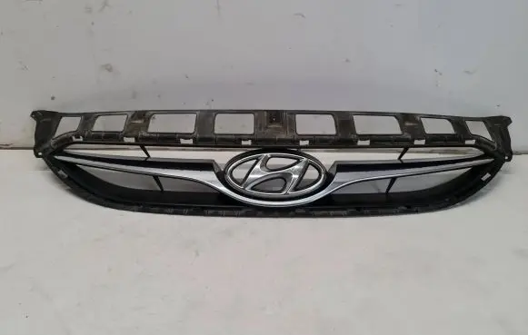 Hyundai i40 Front bumper upper radiator grill 863513Z000