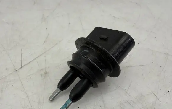 Audi A6 C7 Windshield washer fluid level sensor 7M0919376
