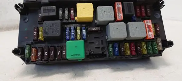 Mercedes-Benz C W204 SAM control unit A2129008207 2129008207