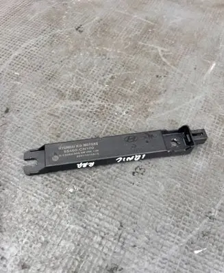 Hyundai Ioniq 5 Keyless system antenna 95460CN100 13464002 2207191081B