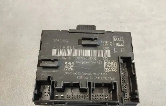 Audi A3 S3 8V Door control unit/module 5Q0959393B