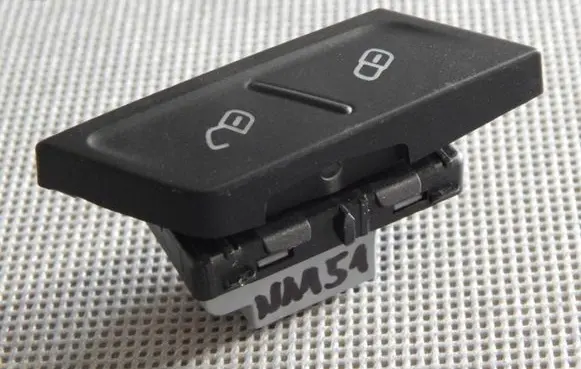 Volkswagen PASSAT B8 Central locking switch button 3G0962125A