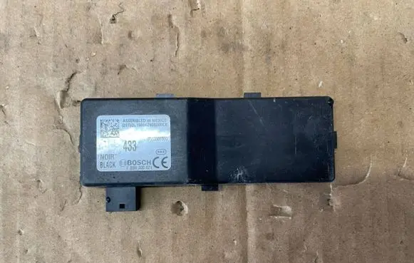 Opel Insignia A Door central lock control unit/module 13501980