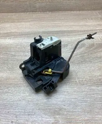 Renault Clio II Front door lock 