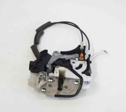 Mitsubishi L200 Front door lock