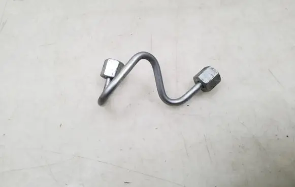 Fuel injector supply line/pipe