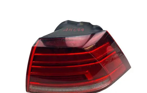 Volkswagen Golf VII Rear/tail lights 5G0945096Q