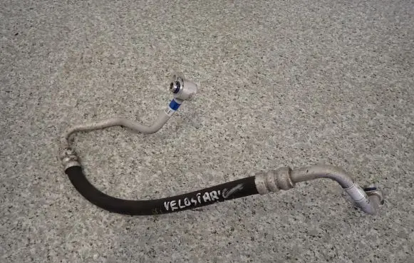 Hyundai Veloster Air conditioning (A/C) pipe/hose