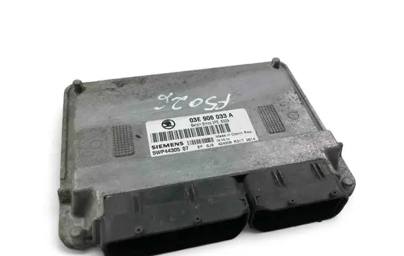 Skoda Fabia Mk1 (6Y) Engine control unit/module 03E906033A