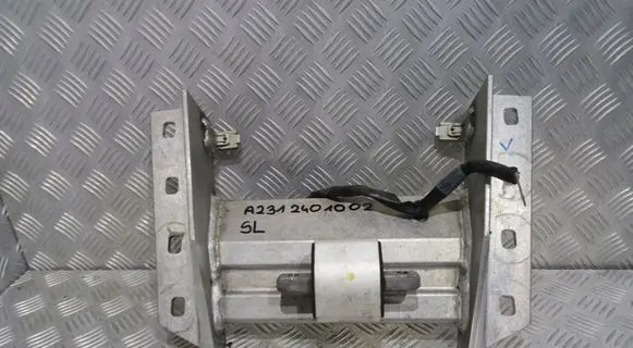 Mercedes-Benz SL R231 Engine mount bracket
