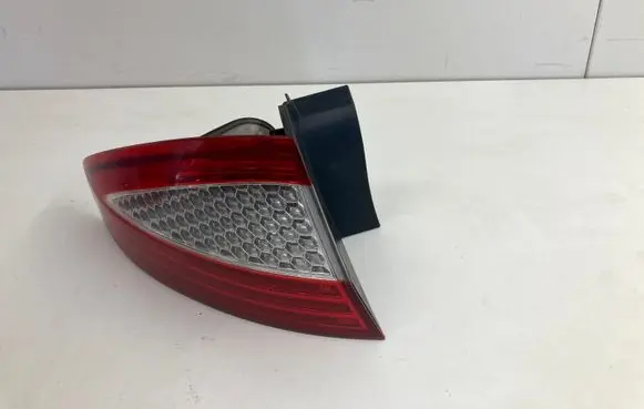 Ford Mondeo MK IV Rear/tail lights 7S7113405A