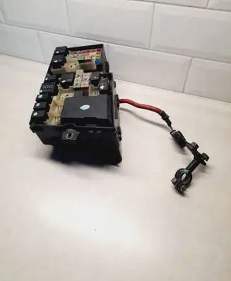Volvo V50 Fuse box set 8688040 518818000