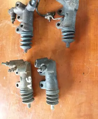 Toyota Celica T180 Clutch slave cylinder 