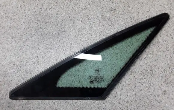 Mercedes-Benz E C207 W207 Rear side window