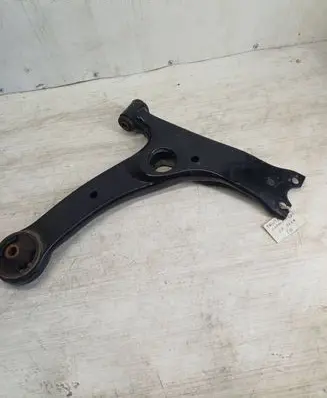 Toyota Corolla Verso E121 Front lower control arm/wishbone 116030