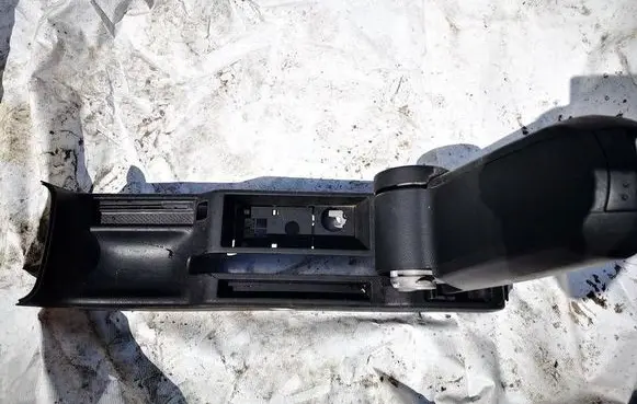 Volkswagen PASSAT B5 Armrest 3B0862533A