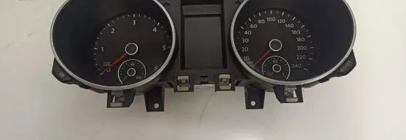 Volkswagen Golf VI Speedometer (instrument cluster) 5K0920870E BPS02AKC9 503002505103