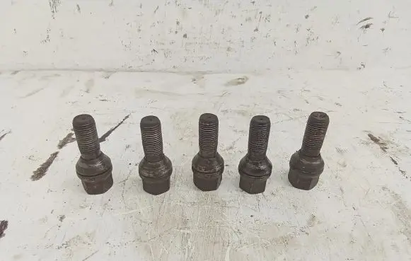 Citroen C5 Nuts/bolts 