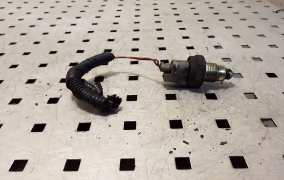 Toyota Avensis T220 Reversing light switch sensor 