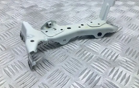 Audi A3 S3 8V Fender mounting bracket 8V0821135A