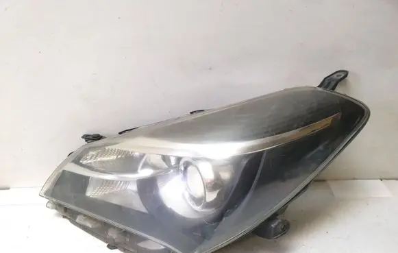 Toyota Yaris Headlight/headlamp 0D160