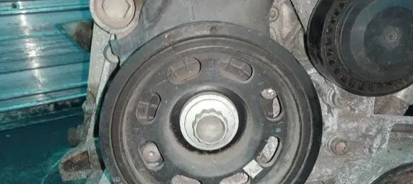 Seat Ibiza IV (6J,6P) Crankshaft pulley 04C105243E